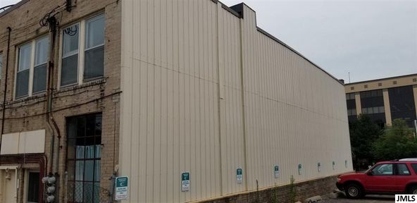133 E Washington Ave, Jackson, MI 49201